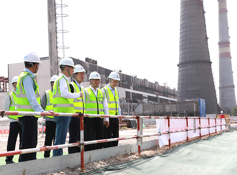 丁焰章深入公司承建的阿拉木圖2號電站項目現(xiàn)場調(diào)研.jpg